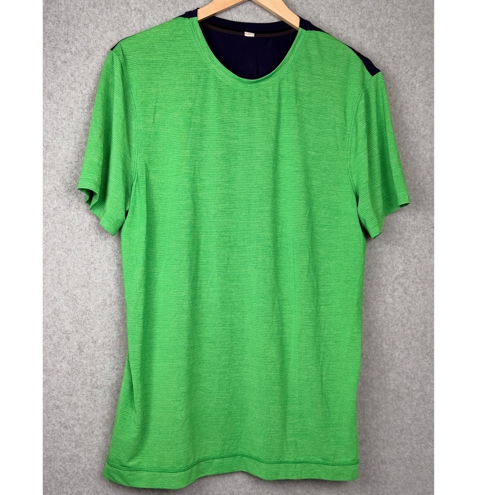 Lululemon T-Shirt Mens L Green Short Sleeve t-shirt Activewear